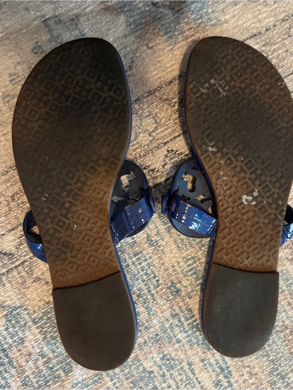 Tory Burch Navy Blue Patent Leather Logo Miller Sandals - Picture 2 of 6